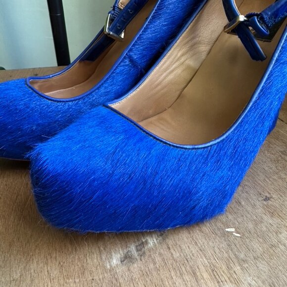 Ann Taylor Blue Cow Hide Wedges - size 8 - Picture 3 of 6